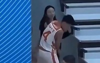 扇耳光女教练公开致歉，表示愿接受一切处分