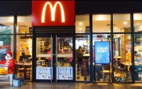 麦当劳CEO坚定承诺：2024年继续在中国新增千家门店
