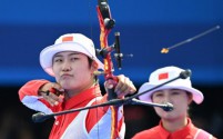 中国女子射箭团体赛力克群雄，荣获巴黎奥运银牌
